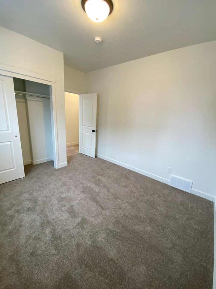 518 S 1040 W - Photo 2 of 17
