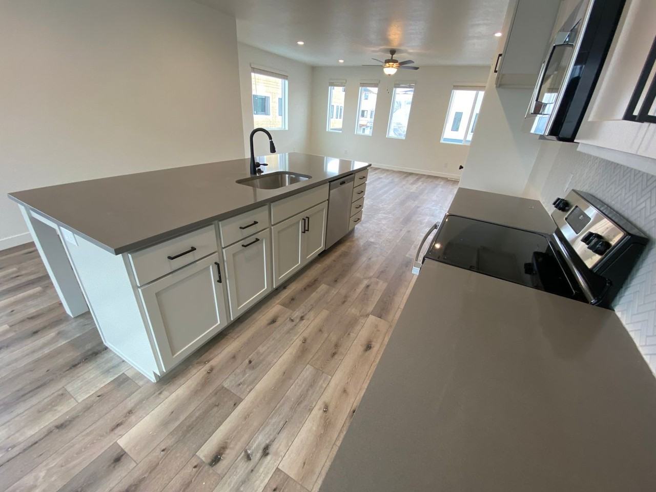518 S 1040 W - Photo 6 of 17