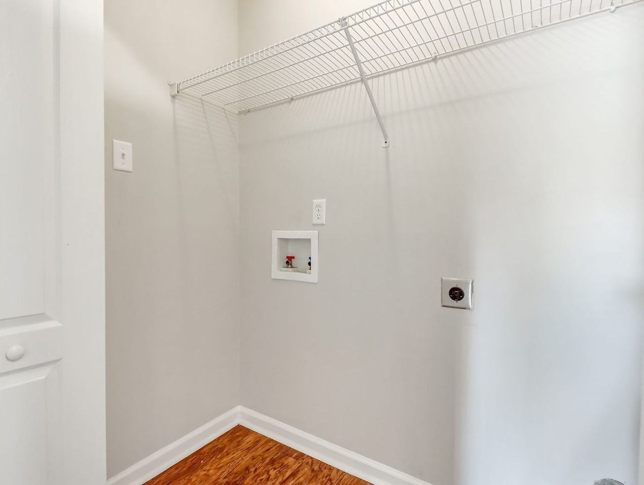 127 Williams Ave - Photo 4 of 37