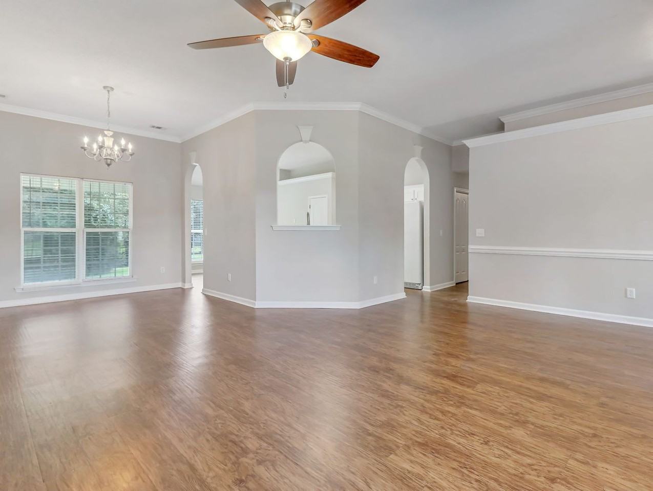 127 Williams Ave - Photo 5 of 37