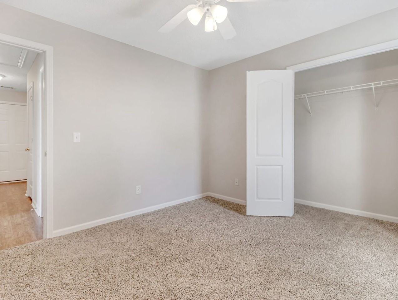 127 Williams Ave - Photo 7 of 37