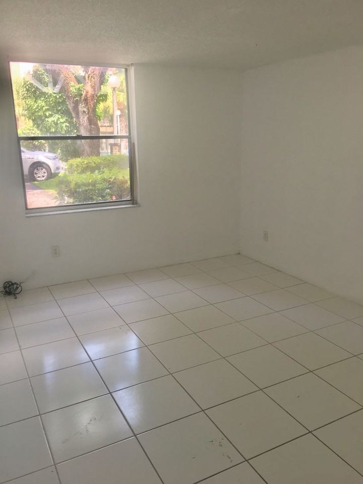 14301 Sw 88th St - Photo 4 of 13