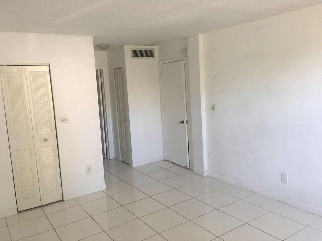 14301 Sw 88th St - Photo 5 of 13