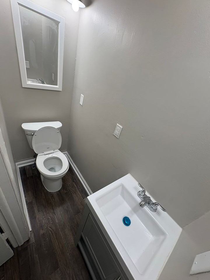 2365 N Goodlet Ave - Photo 3 of 11