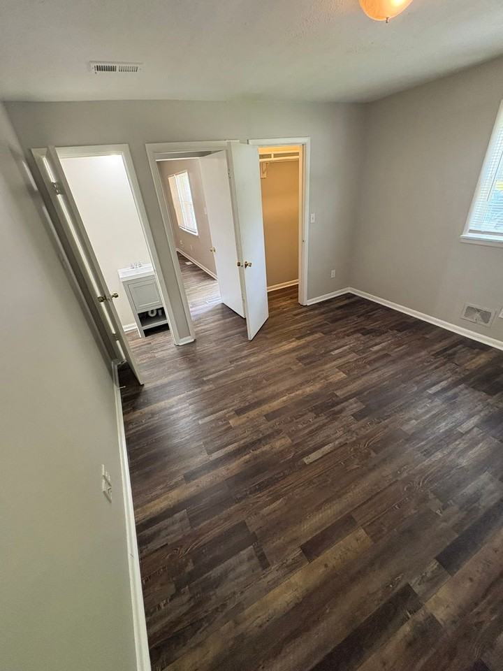 2365 N Goodlet Ave - Photo 5 of 11