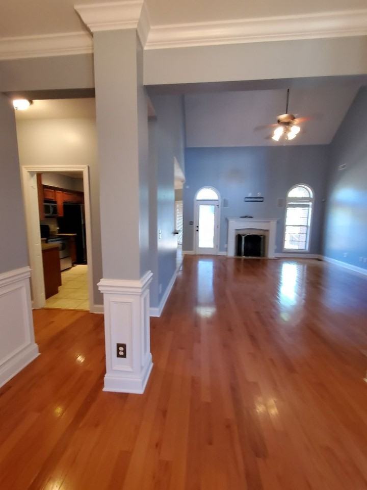 3720 Coves Way - Photo 4 of 17