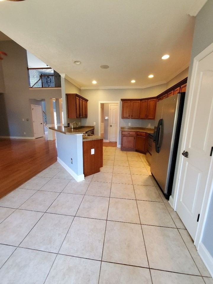 3720 Coves Way - Photo 6 of 17