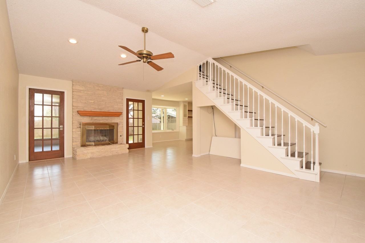 12005 Cabana Ln - Photo 3 of 42