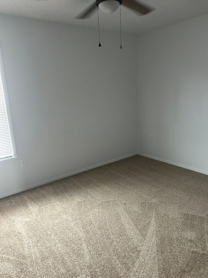 11 Poulton Dr Nw #F - Photo 3 of 11