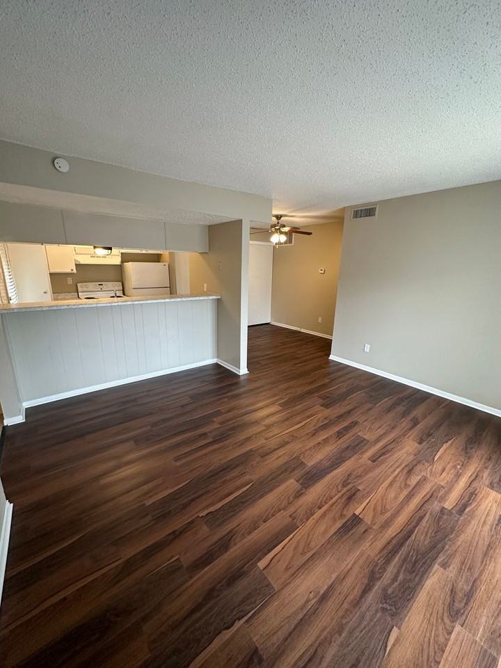 6680 Whispering Oak Pl - Photo 2 of 7