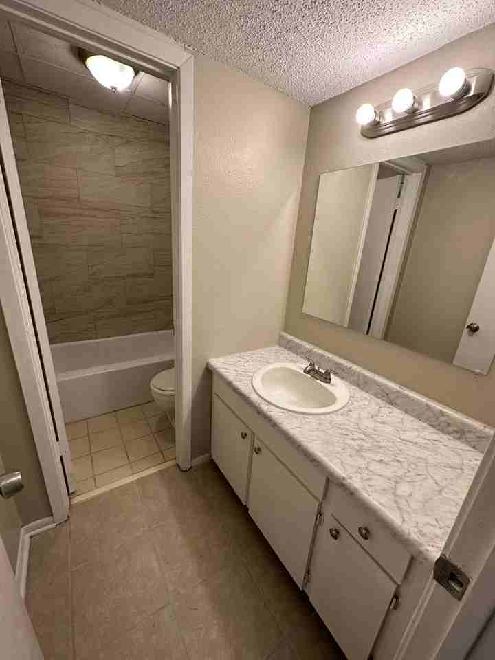 6680 Whispering Oak Pl - Photo 5 of 7