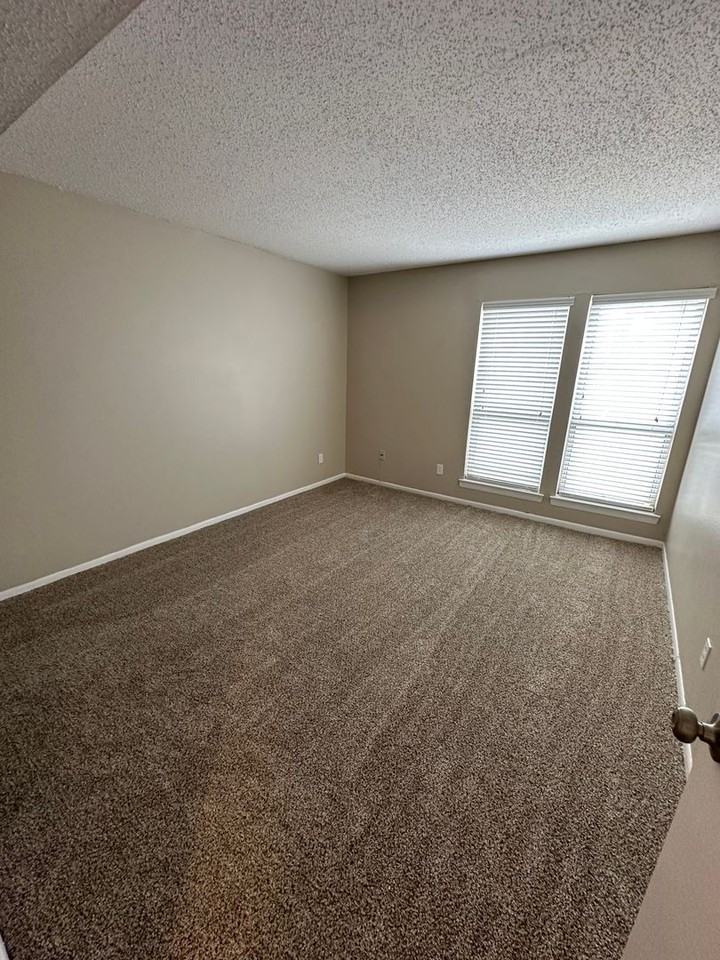6680 Whispering Oak Pl - Photo 7 of 7
