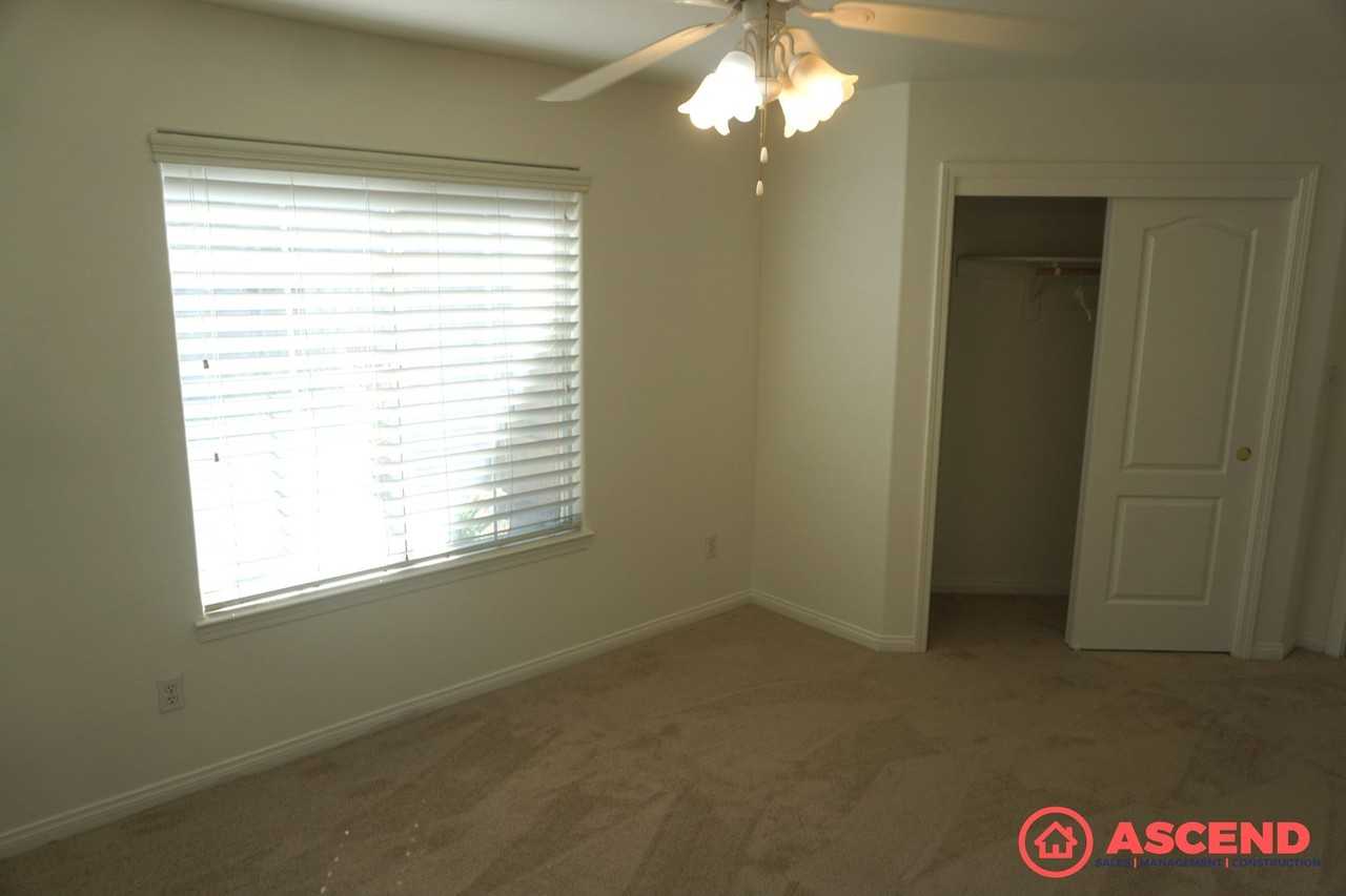 11805 Wethersfield St - Photo 3 of 20