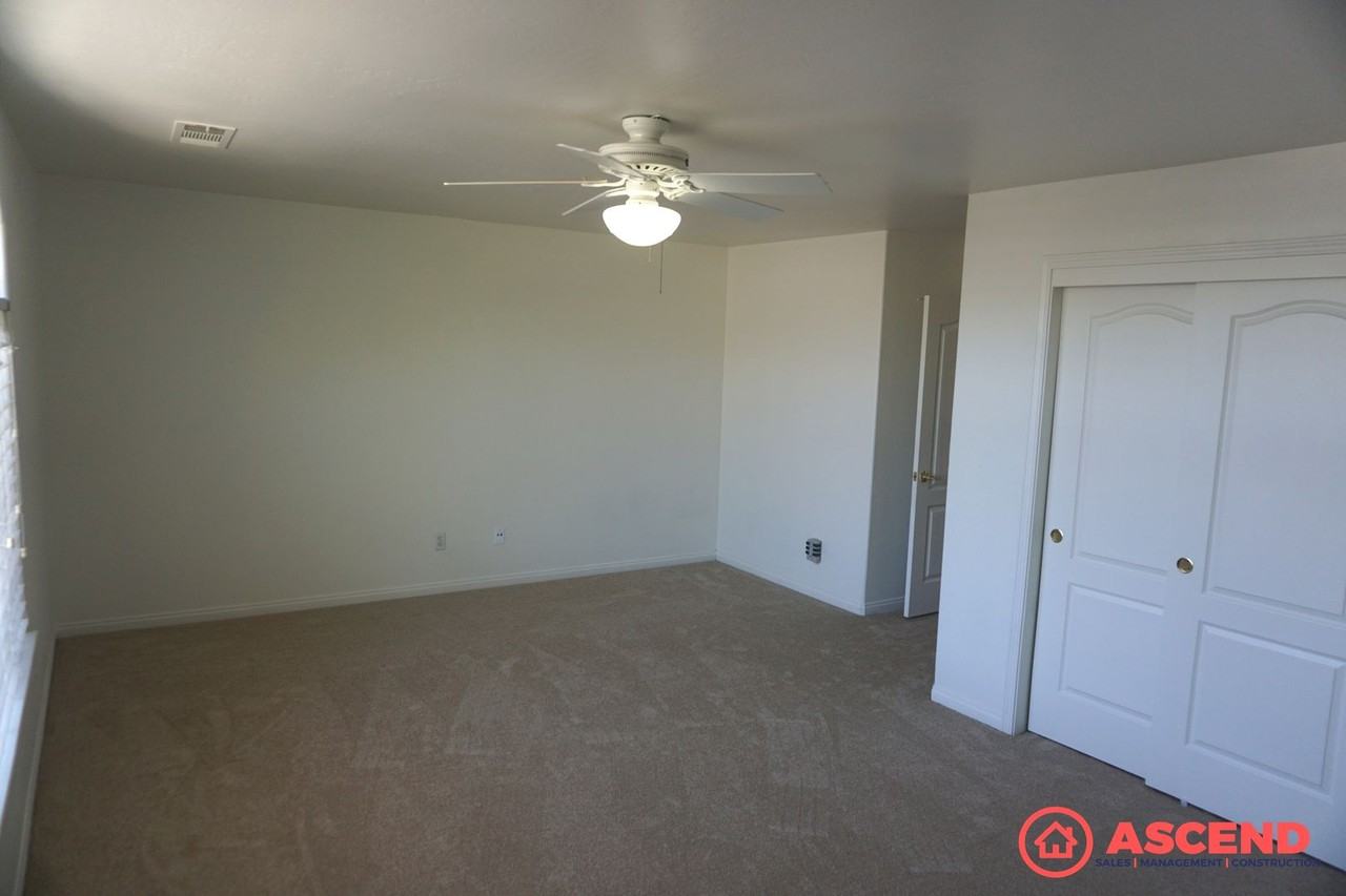 11805 Wethersfield St - Photo 6 of 20