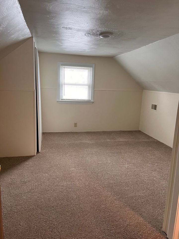 155 N Roanoke Ave - Photo 4 of 24