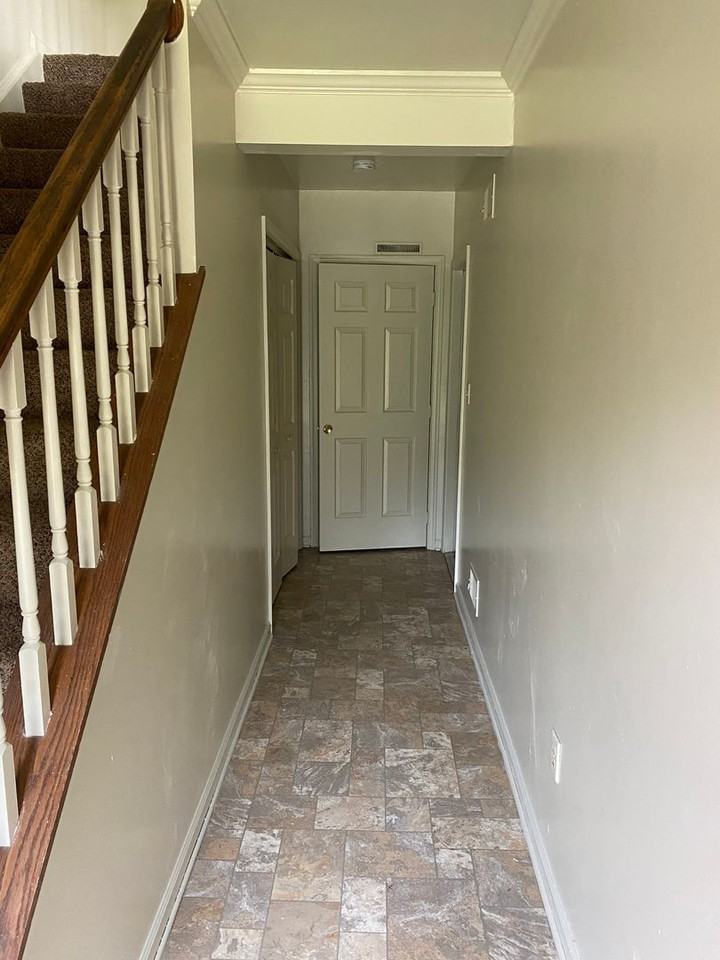607 Emerald Dr - Photo 2 of 16