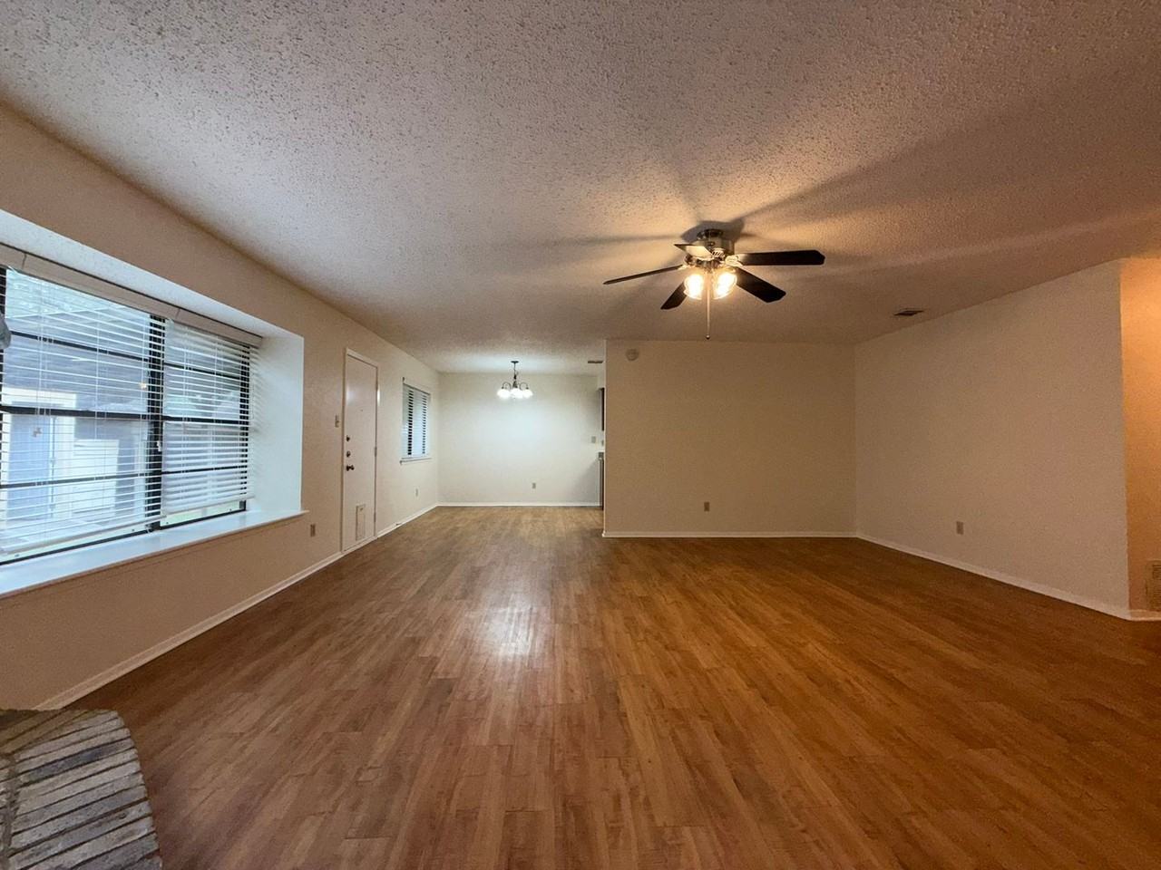 305 Kimberly Dr - Photo 6 of 31