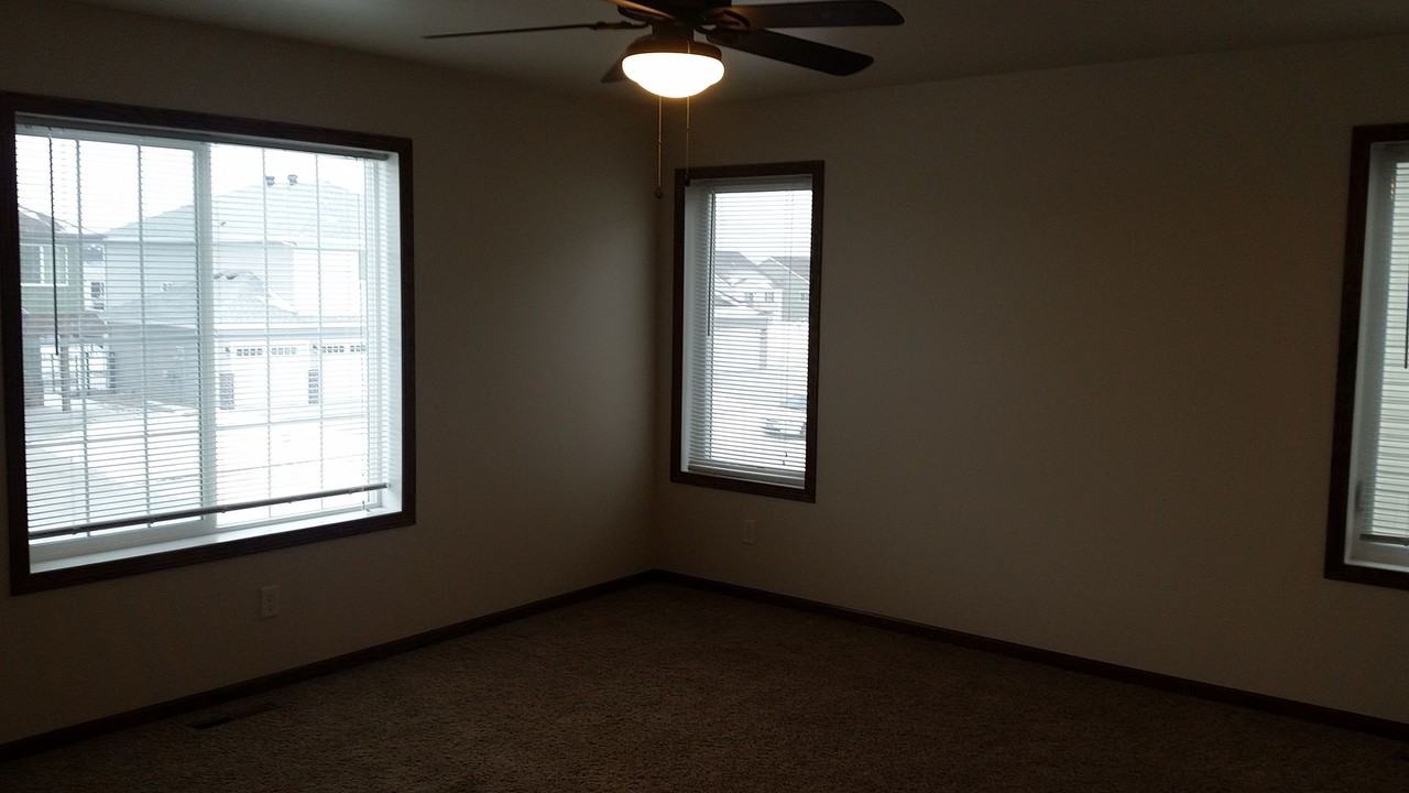 6103 55th Ave S - Photo 5 of 6