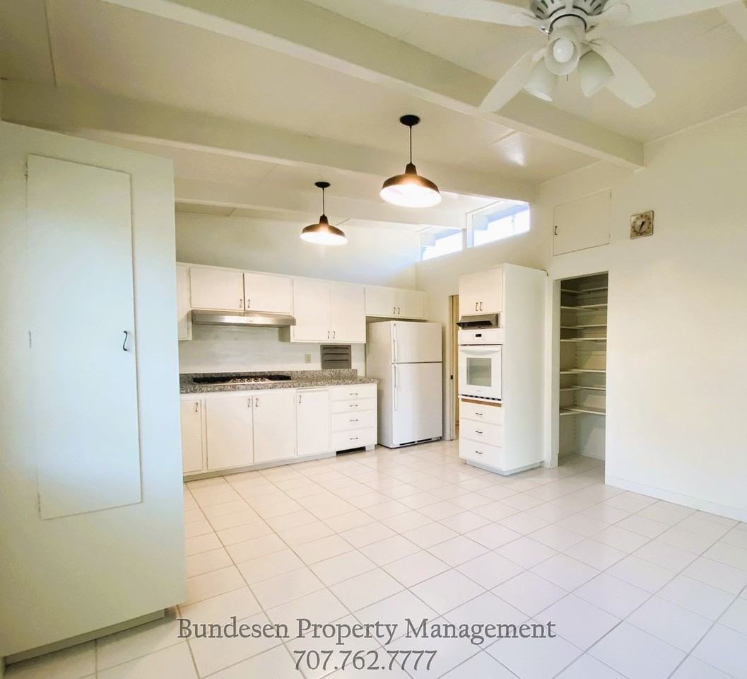1303 Hexem Ave - Photo 7 of 23