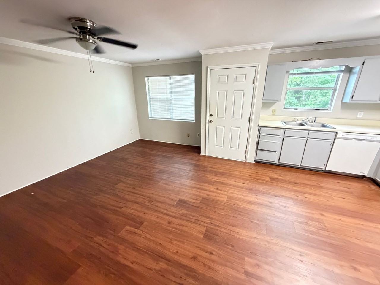 1300 Old Concord Rd - Photo 4 of 9