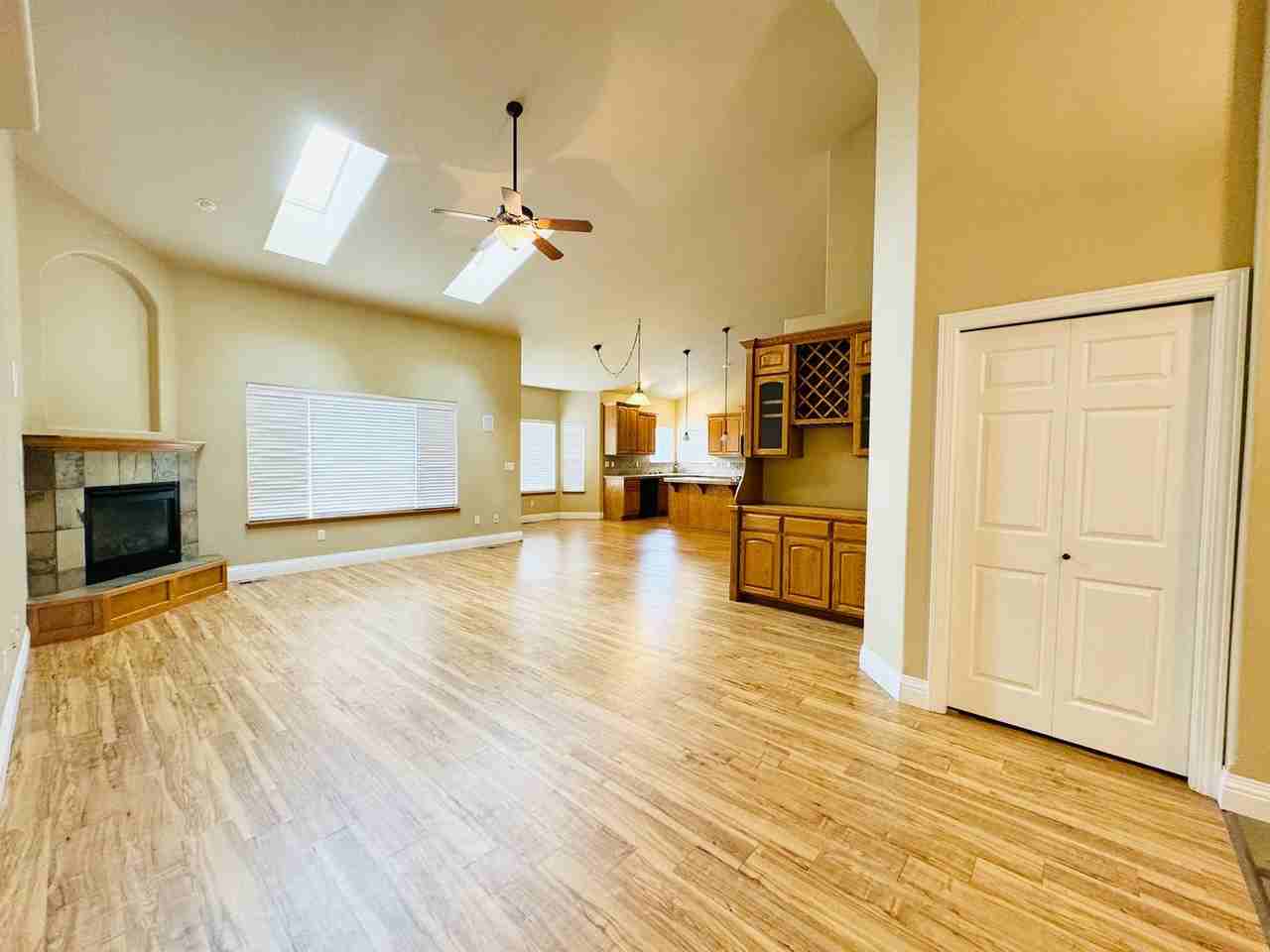 4960 Hornbeam Ct - Photo 4 of 32