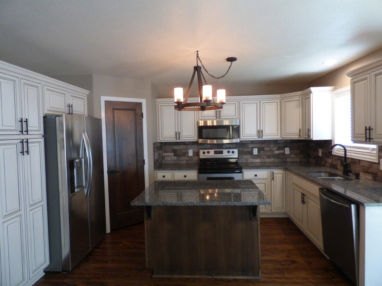 2045 Prairie Hill Dr - Photo 4 of 15