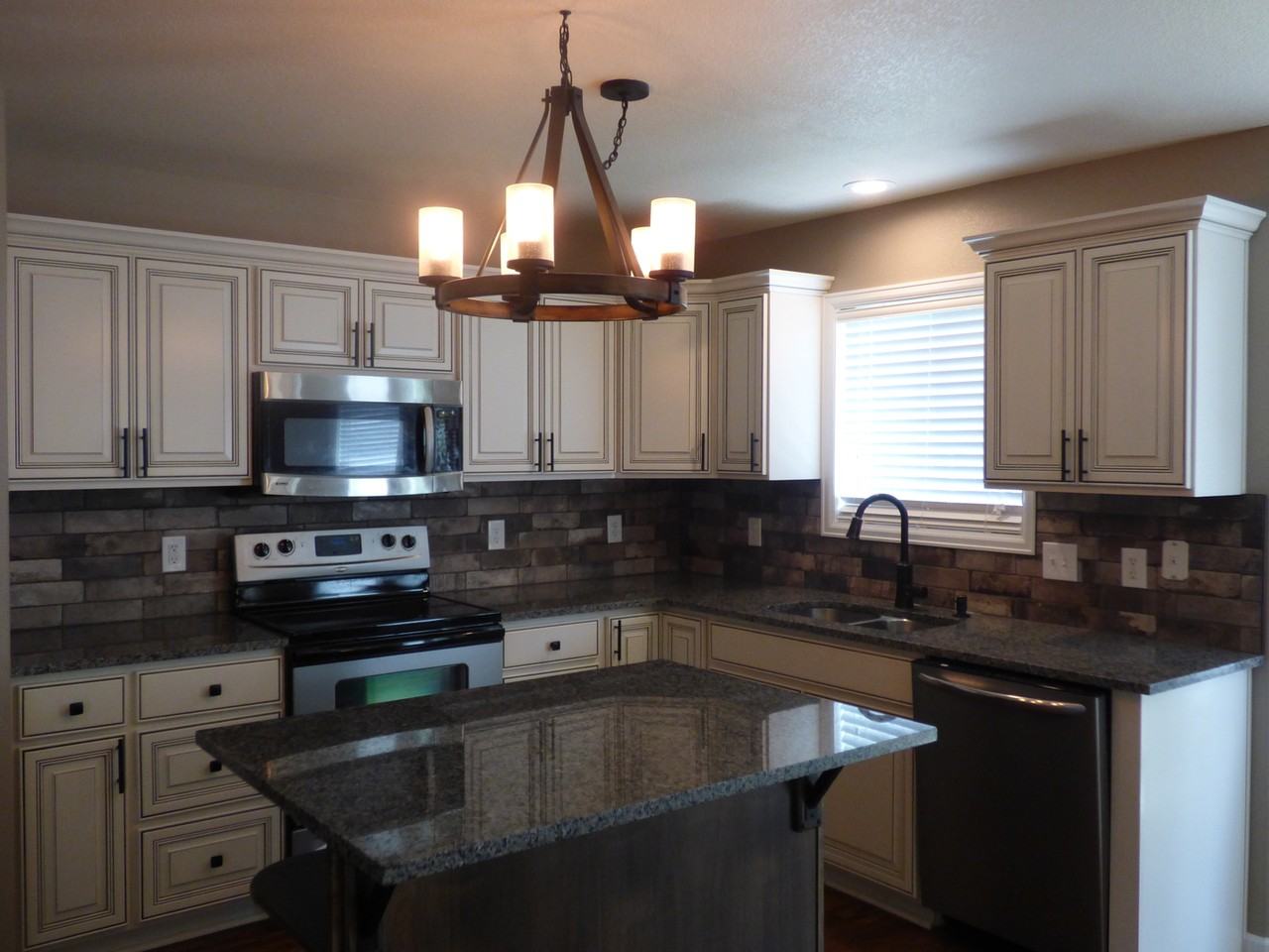 2045 Prairie Hill Dr - Photo 5 of 15