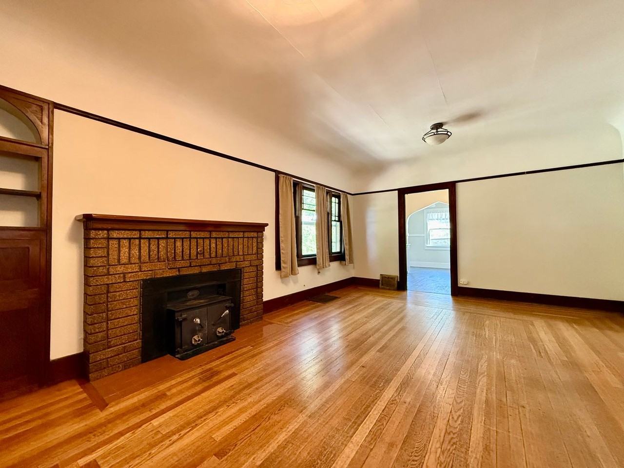 806 Spring Ave - Photo 2 of 21