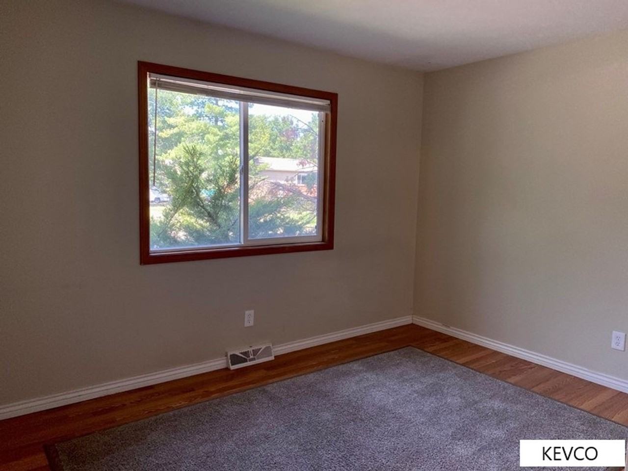 308 Briarwood Rd - Photo 7 of 21