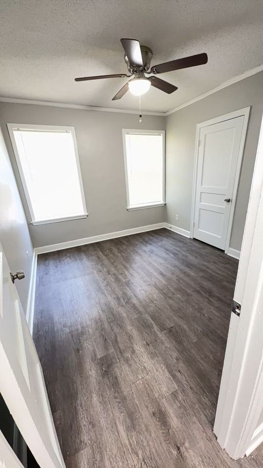 3179 Jackson Ave - Photo 4 of 10