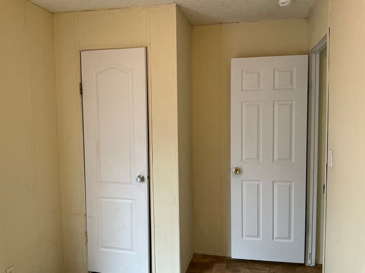 122 Garlington Cir - Photo 3 of 13