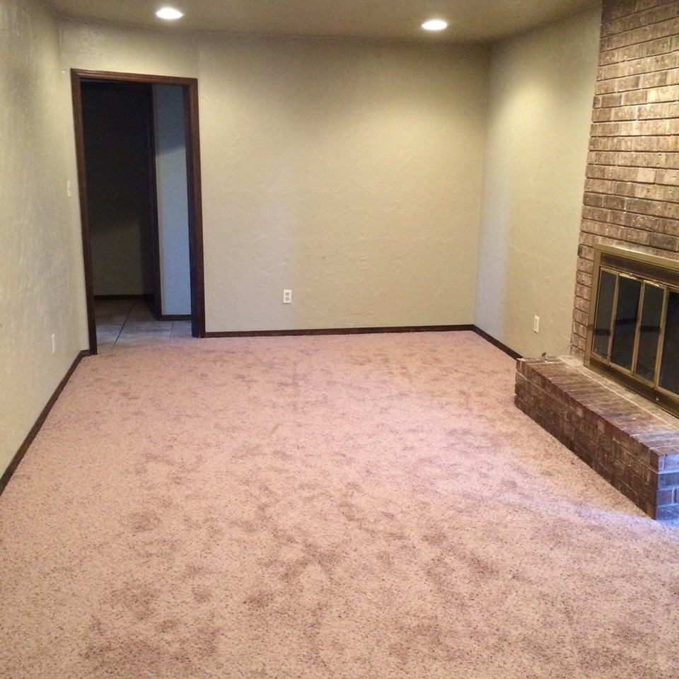 343 Woodcrest Dr - Photo 4 of 14