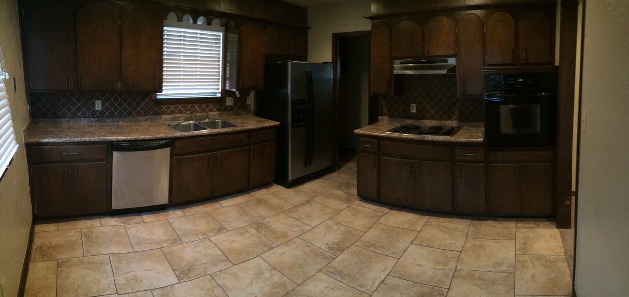 343 Woodcrest Dr - Photo 5 of 14