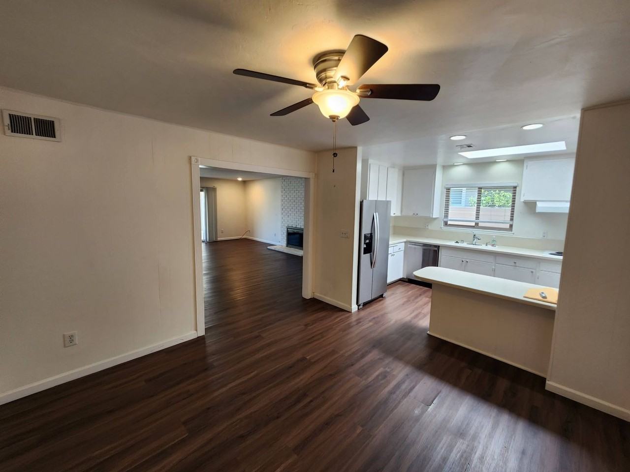3240 Mercer Ln - Photo 4 of 21