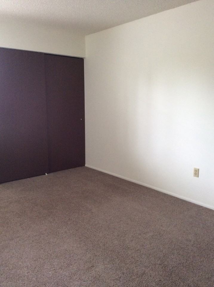 373 Nw Thomas St - Photo 7 of 11