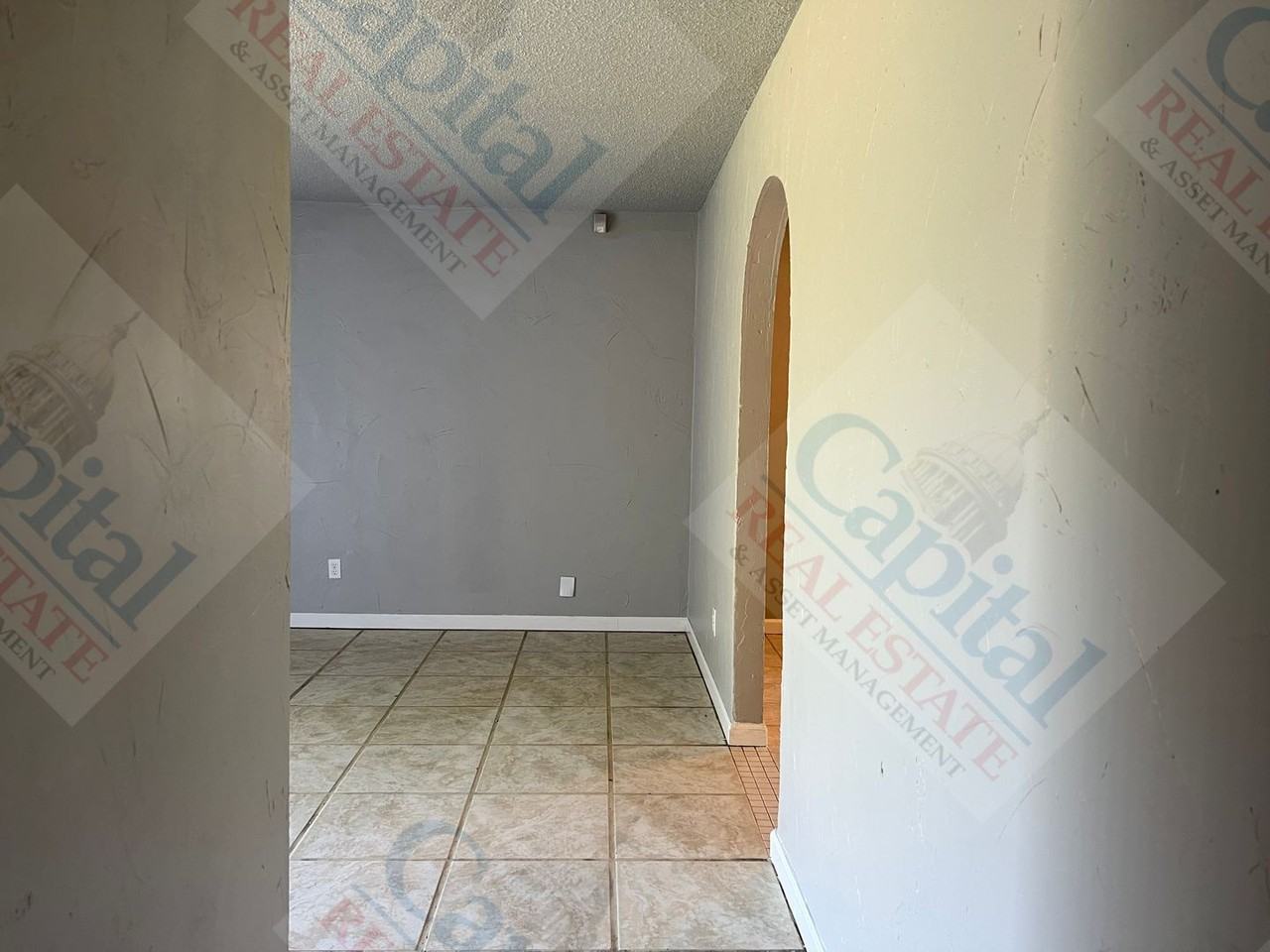 721 Lloyd Ave - Photo 3 of 31
