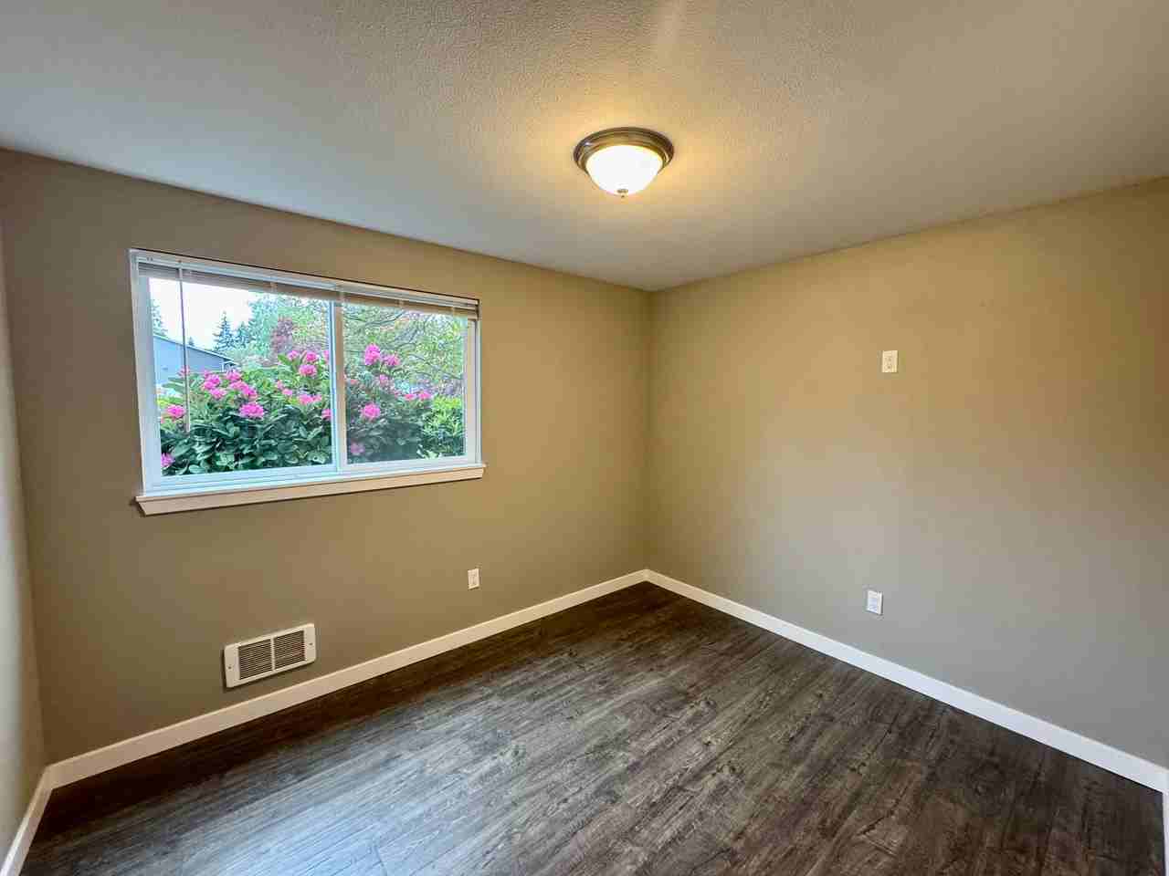 921 130th St Sw #A101 - Photo 4 of 13
