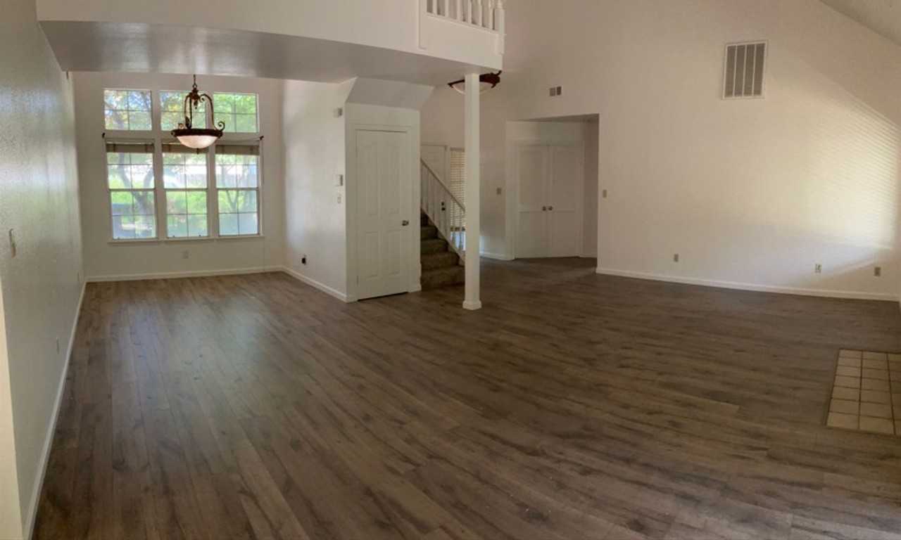2704 Snyder Ave - Photo 5 of 12