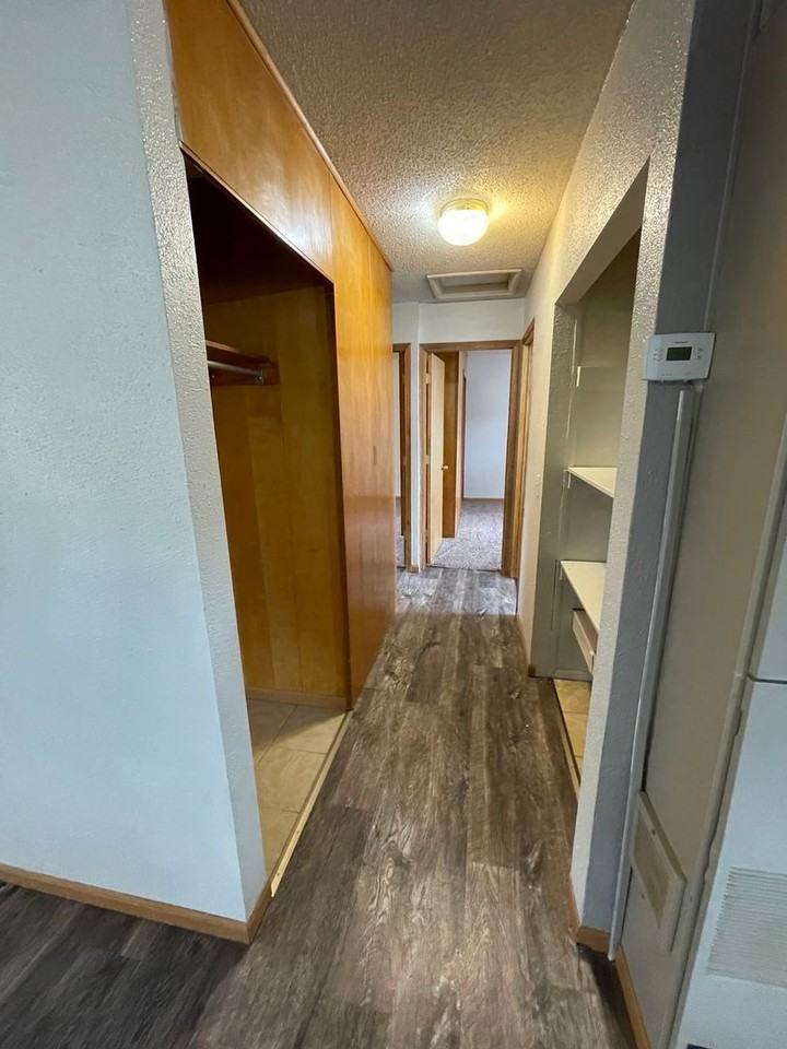 927 Blaine Ave - Photo 6 of 19
