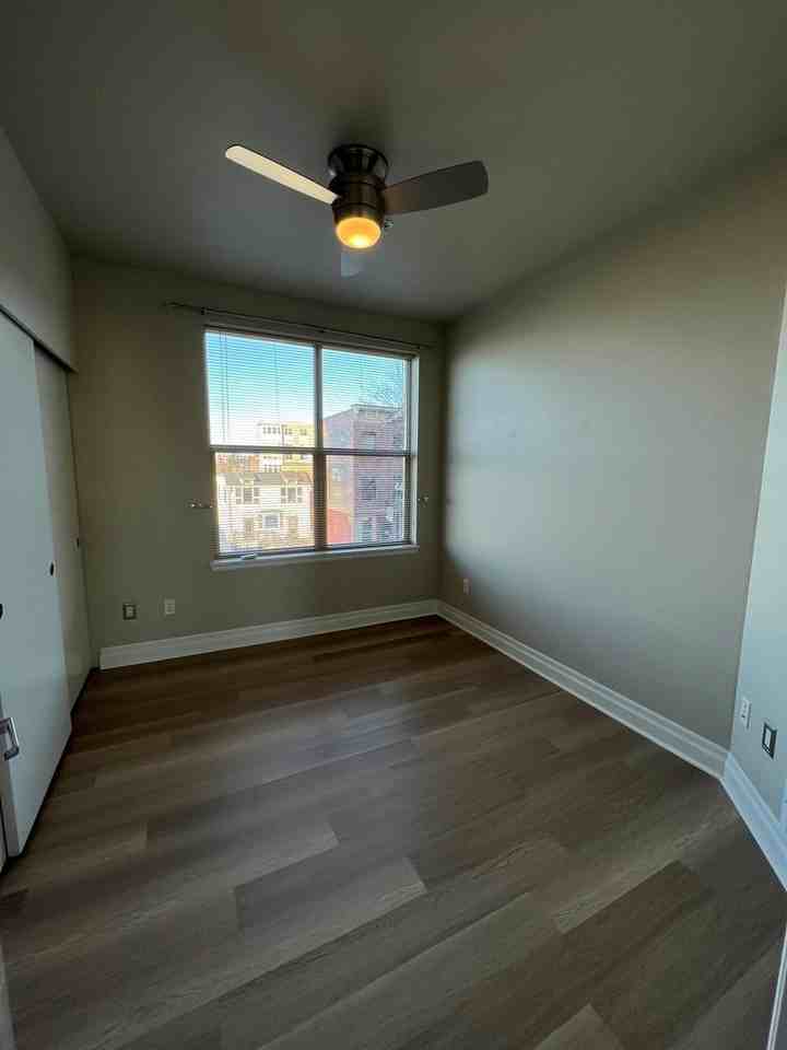 910 Harris Ave #201 - Photo 7 of 15