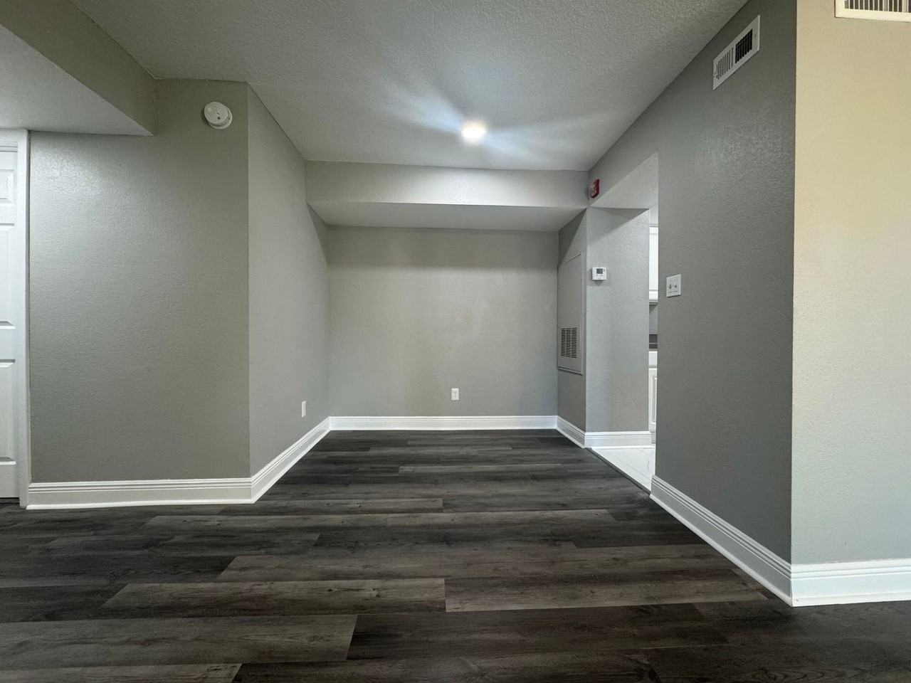 3740 Idlebrook Cir #206 - Photo 3 of 27