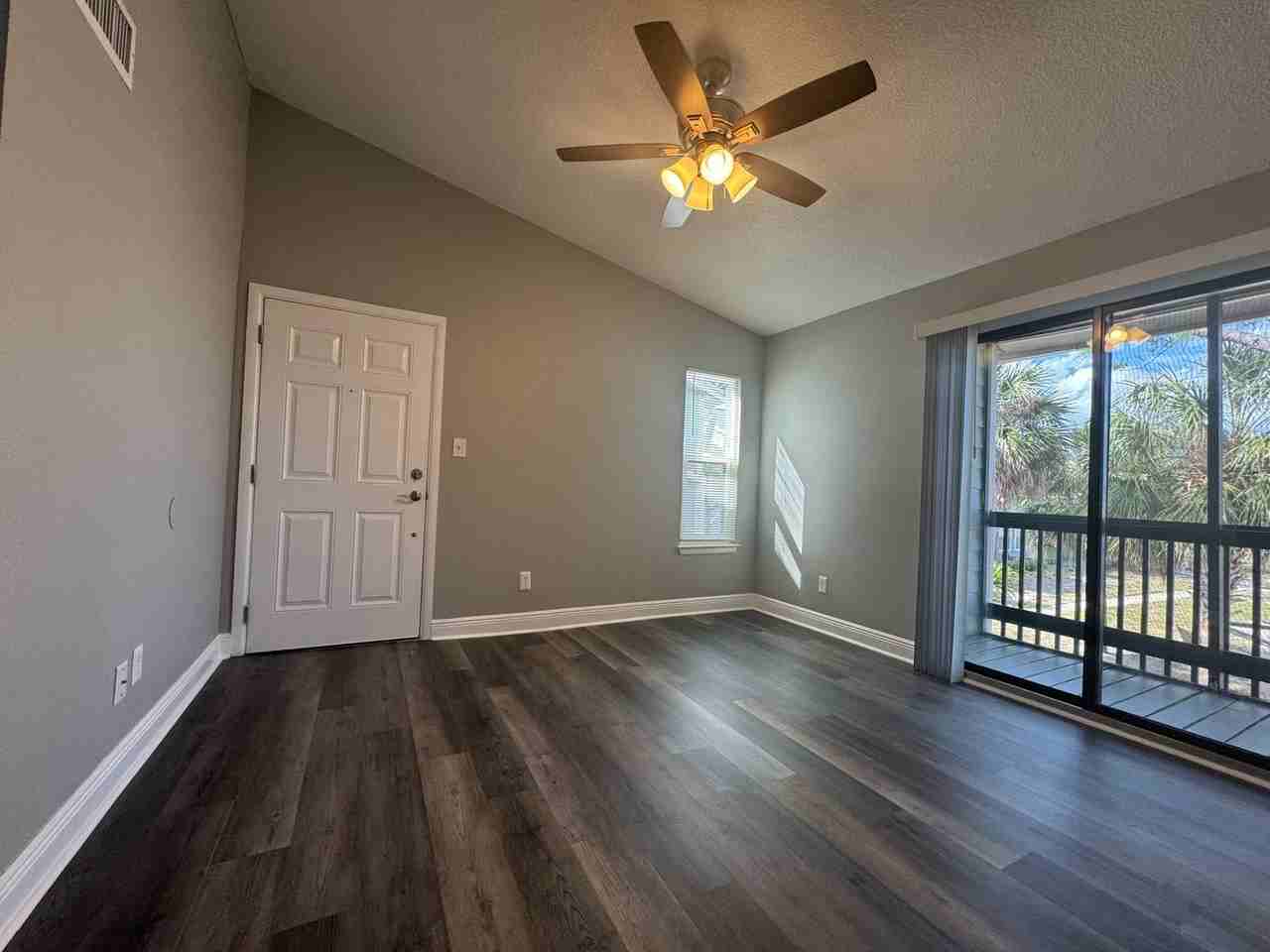 3740 Idlebrook Cir #206 - Photo 5 of 27