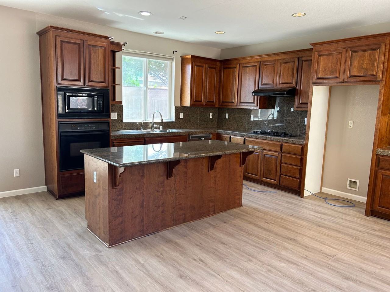 2352 St Augustine Dr - Photo 5 of 25