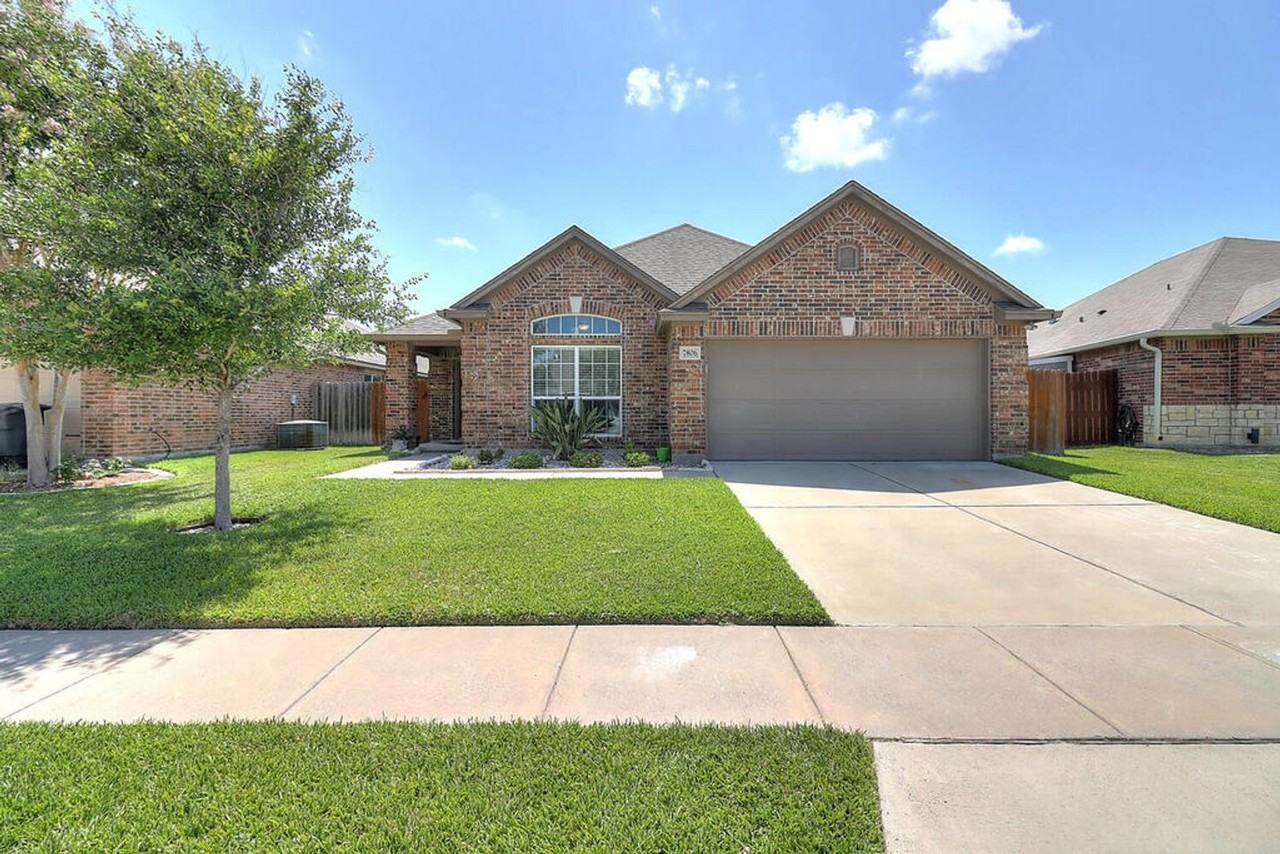 7806 Lands End Dr - Photo 2 of 48