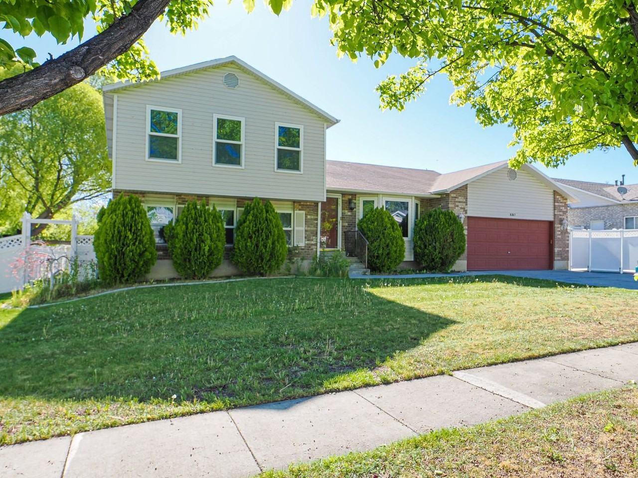 9267 S Teton Estates Dr - Photo 2 of 43