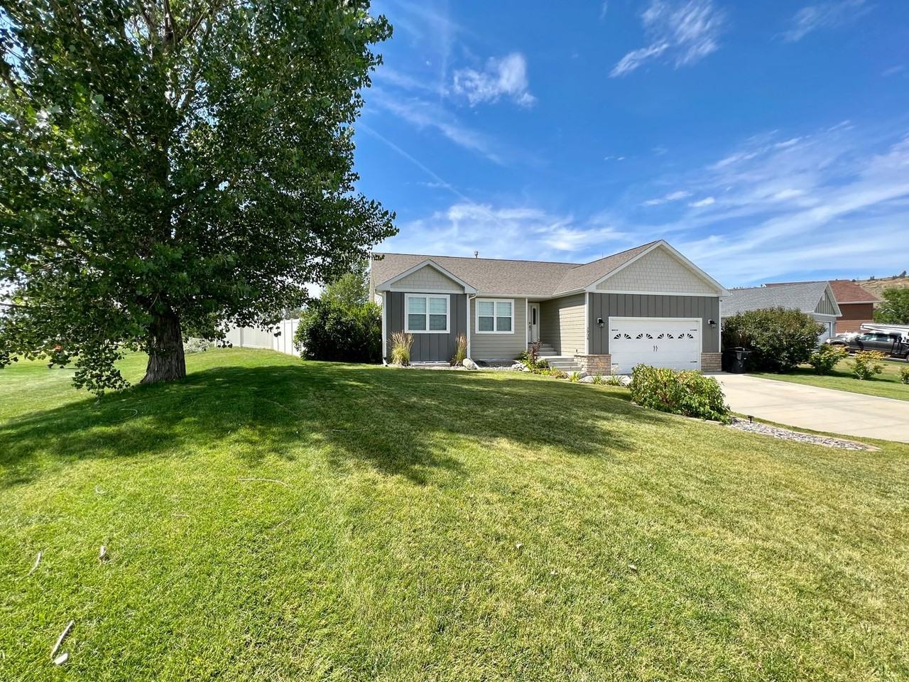 2904 Golden Acres Dr - Photo 2 of 36