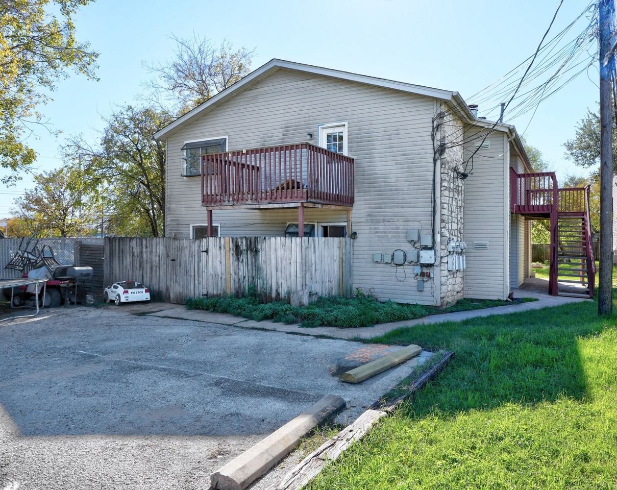 823 Taulbee Ln - Photo 2 of 22