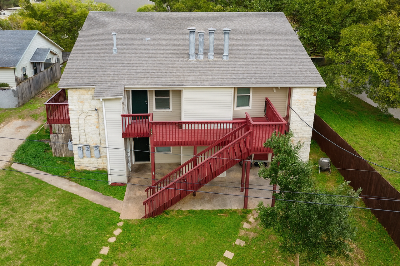 823 Taulbee Ln - Photo 3 of 22