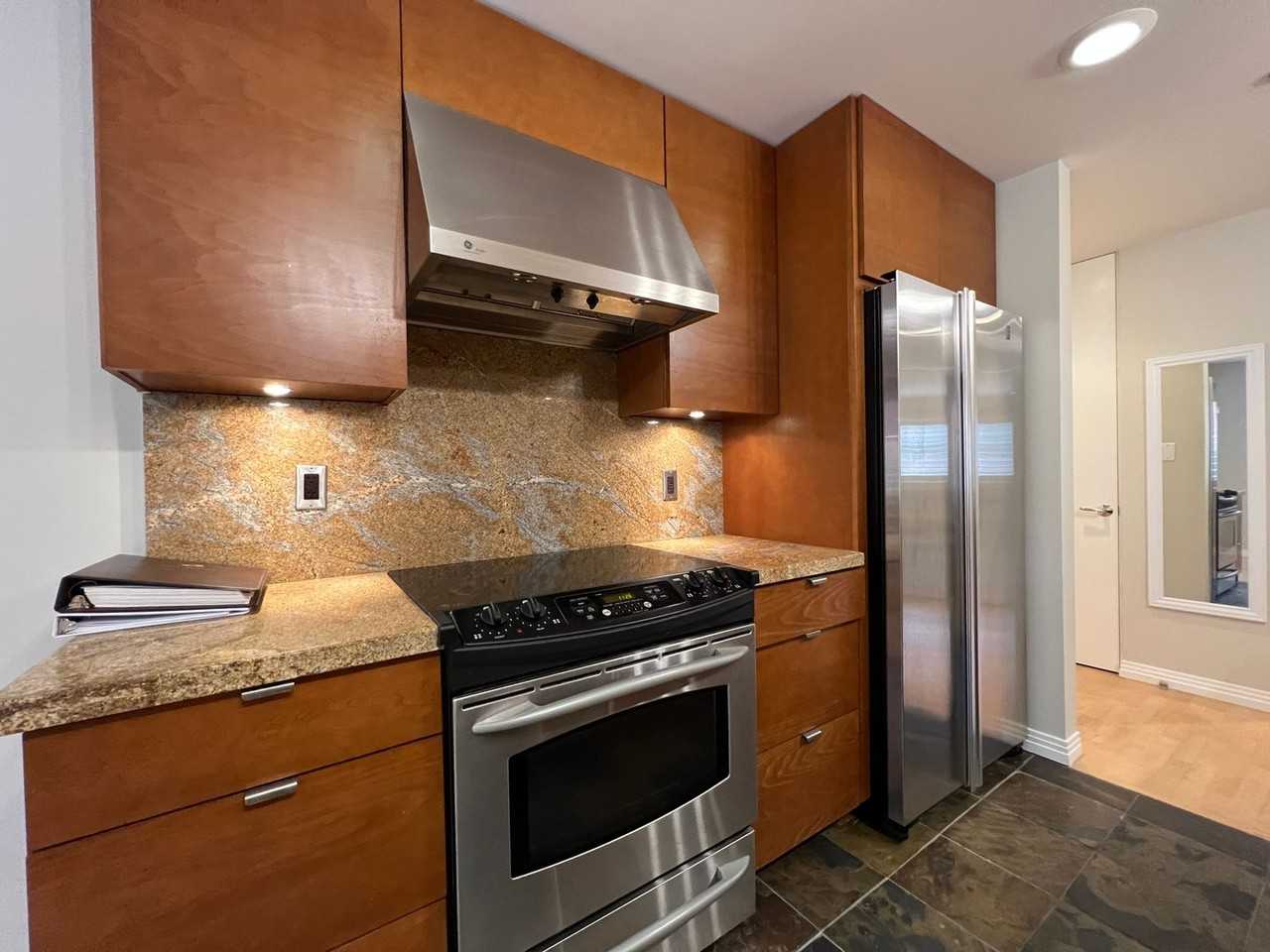 1845 Palm View Pl #112 - Photo 4 of 16