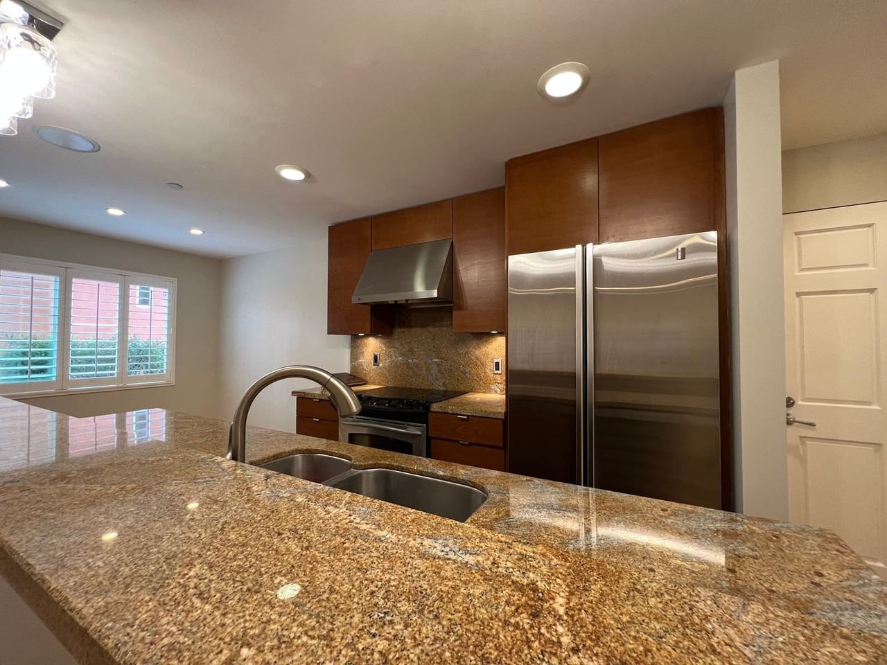 1845 Palm View Pl #112 - Photo 6 of 16